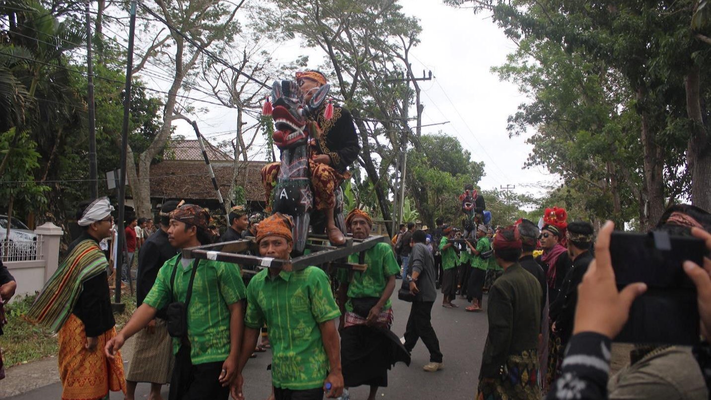 Sorong Serah Tema Besar Kirab Pemilu 2024 Di Lombok Barat Kompas Id   TAJA Kirab Pemilu 2024 Lombok Barat 3 